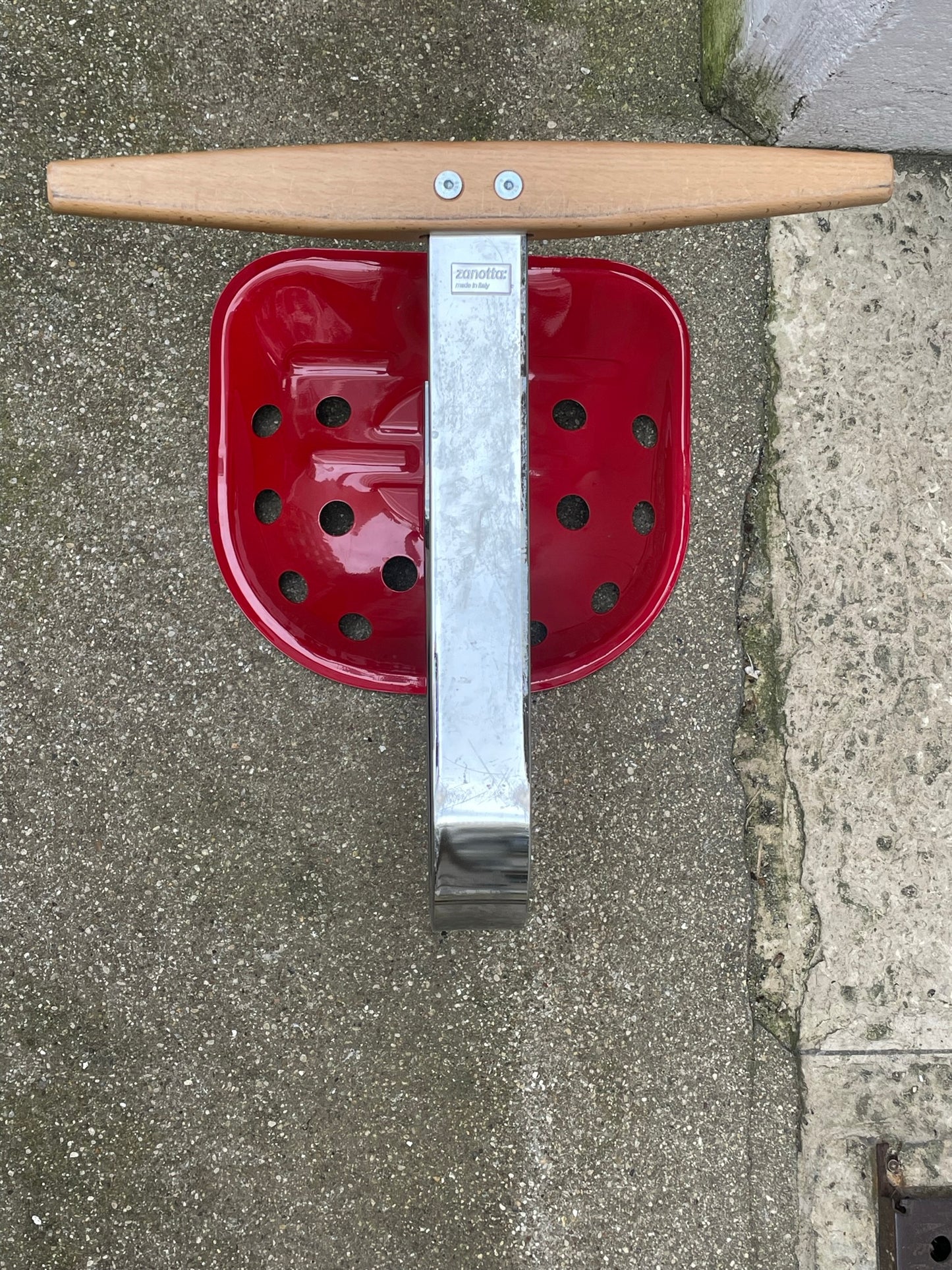 Tabouret Mezzadro, Zanotta